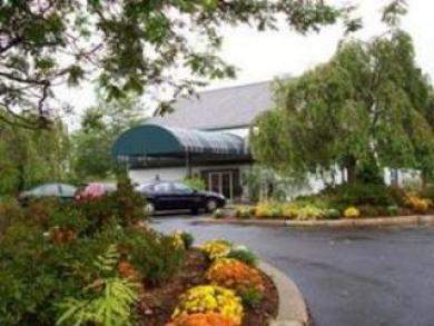 Baymont By Wyndham North Fall River Motel 3*